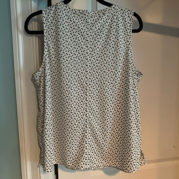 ANN TAYLOR WHITE AND BLACK TANK TOP/ BLOUSE - Picture 2 of 3